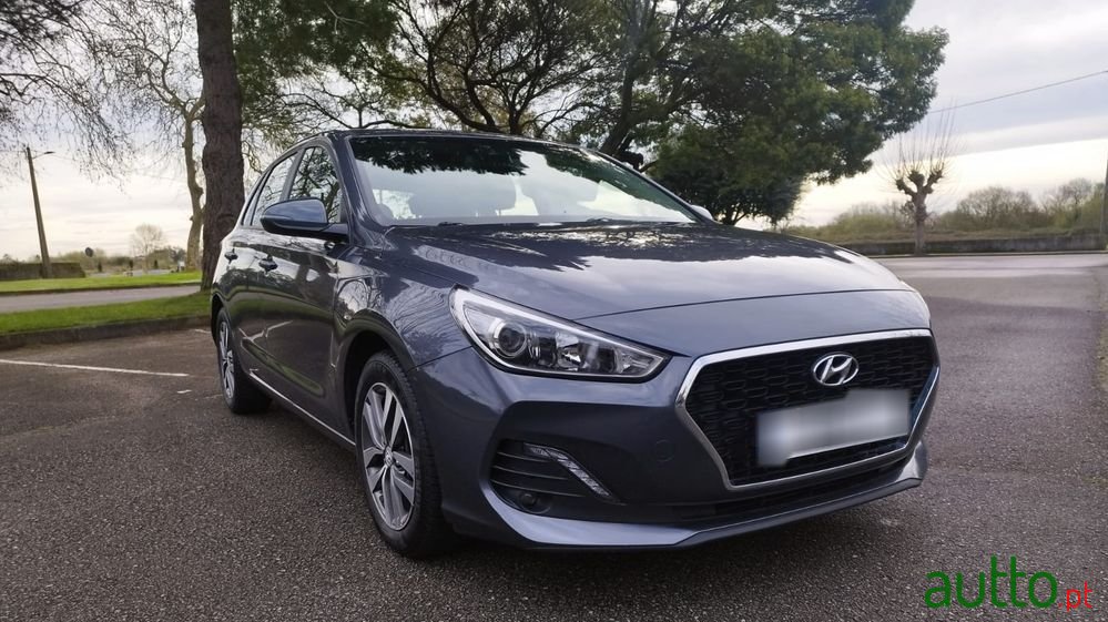 2020' Hyundai i30 1.6 Crdi Style 7Dct photo #6