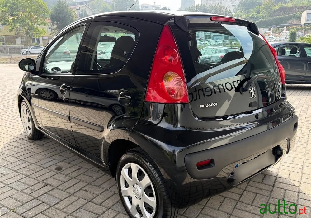2010' Peugeot 107 1.0 Active 2-Tronic photo #1