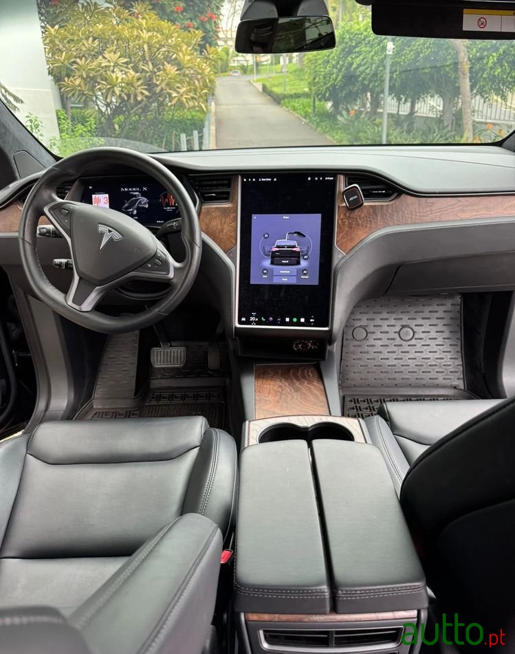 2020' Tesla Model X photo #3