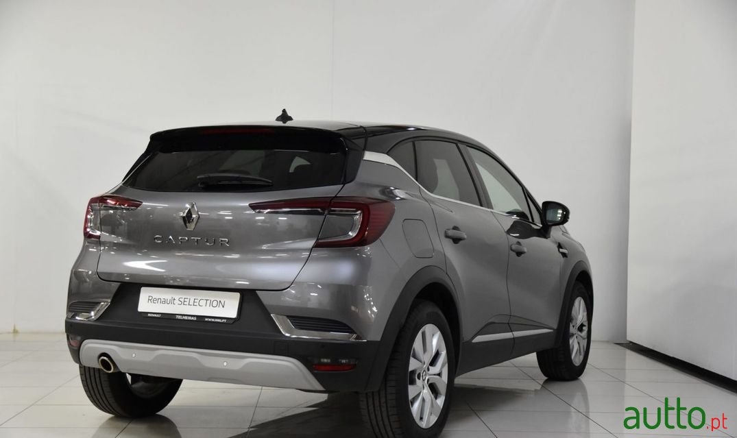 2022' Renault Captur photo #5