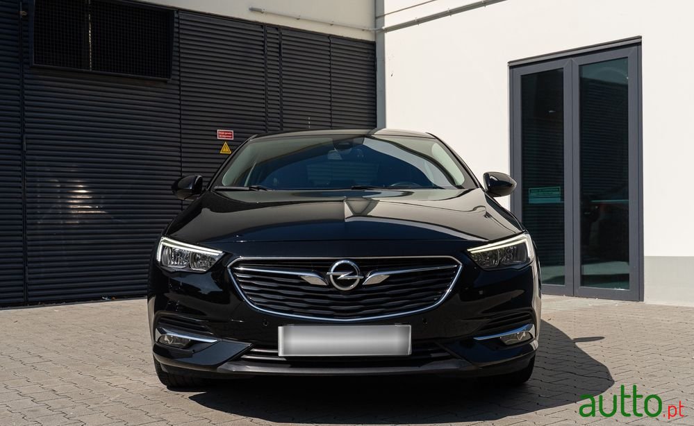 2018' Opel Insignia Grand Sport photo #2