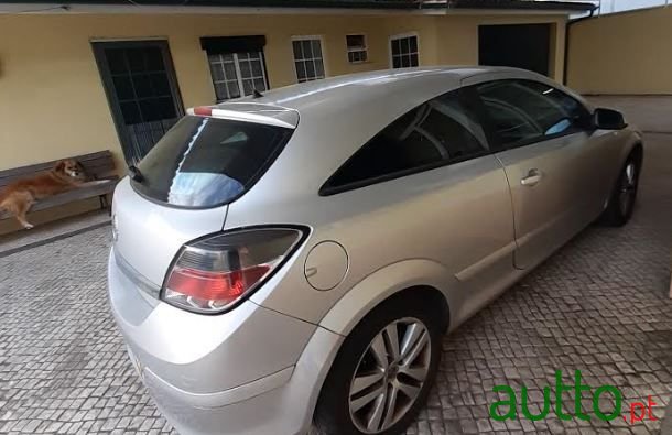 2007' Opel Astra Gtc photo #3