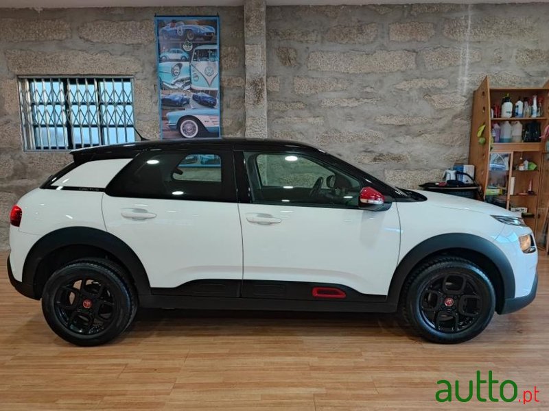 2019' Citroen C4 Cactus photo #5