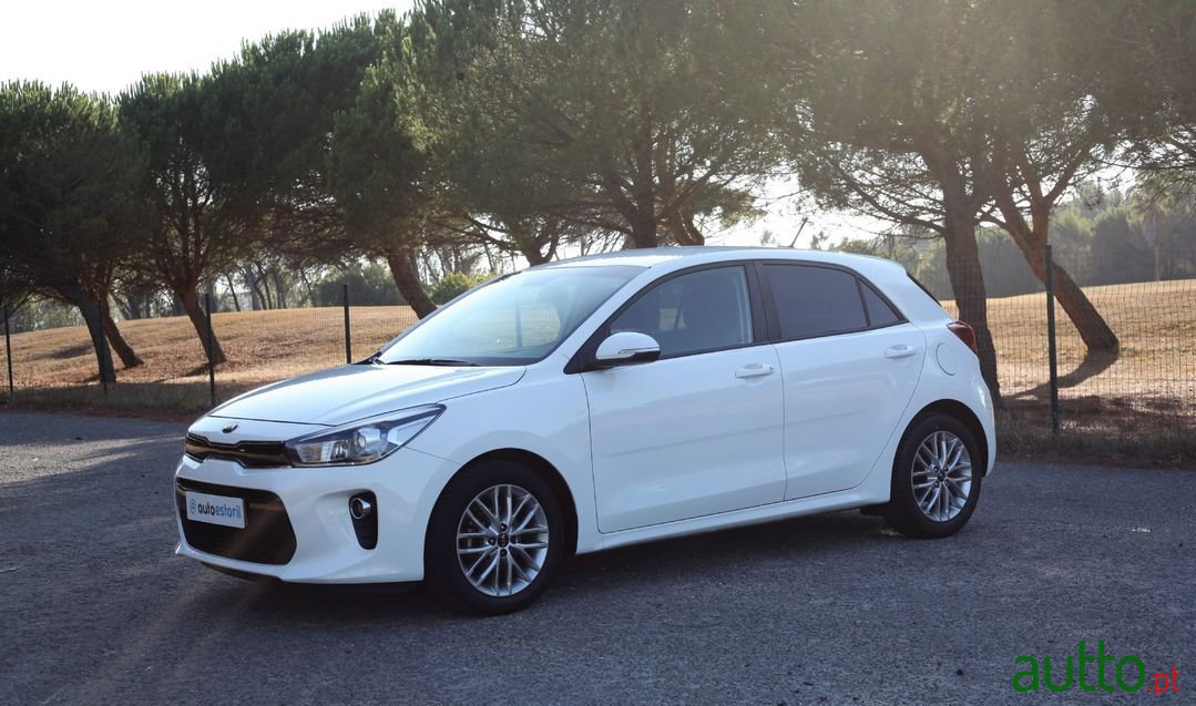 2018' Kia Rio photo #4