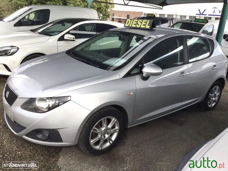 2012' SEAT Ibiza photo #1