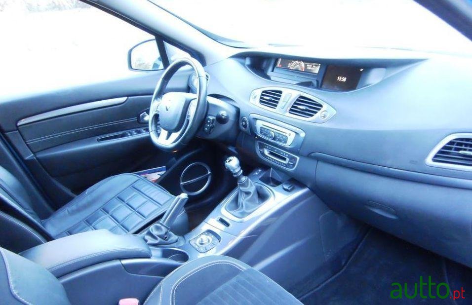 2014' Renault Scenic photo #3