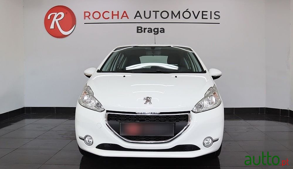 2012' Peugeot 208 1.2 Vti Active photo #2