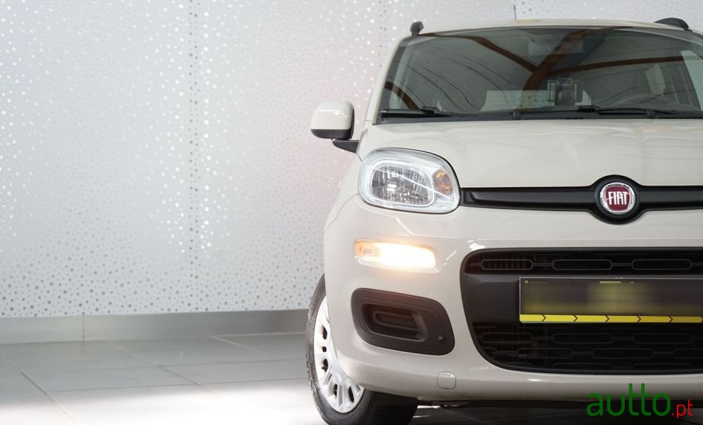 2012' Fiat Panda photo #5