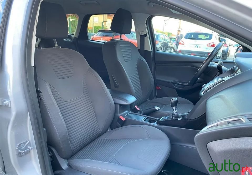 2015' Ford Focus Sw photo #4