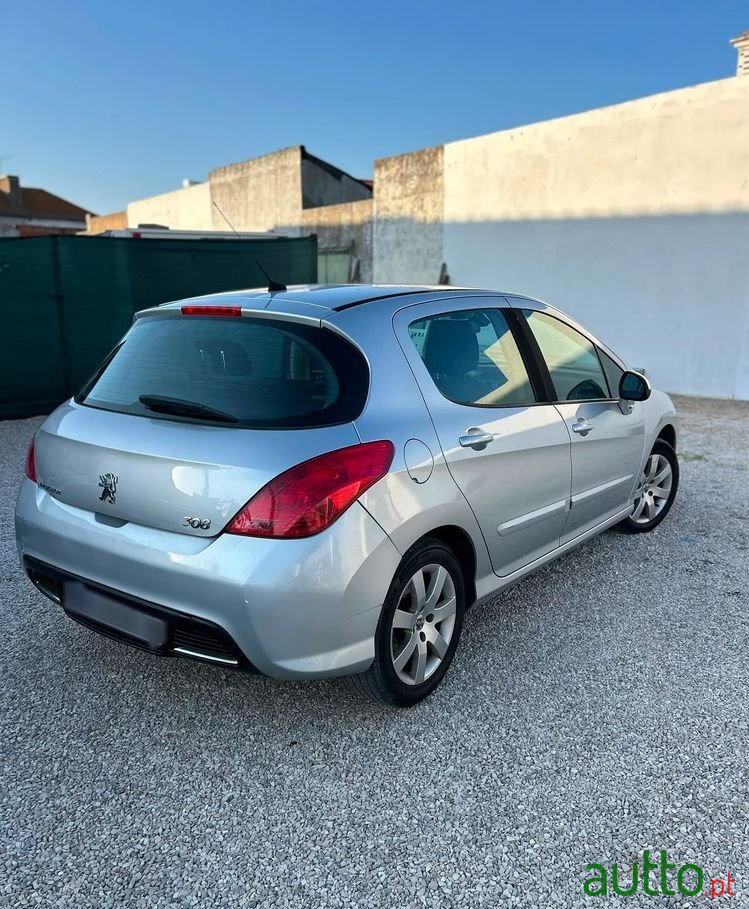 2010' Peugeot 308 1.6 Hdi Executive photo #3