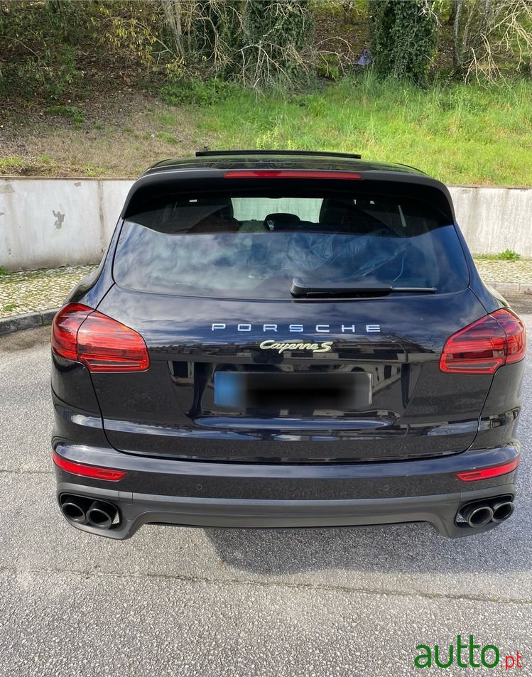 2016' Porsche Cayenne S E-Hybrid Platinum Edition photo #4