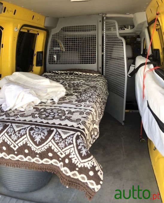 2008' Volkswagen Caddy photo #6