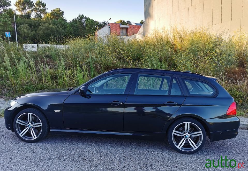 2010' BMW 320 photo #4