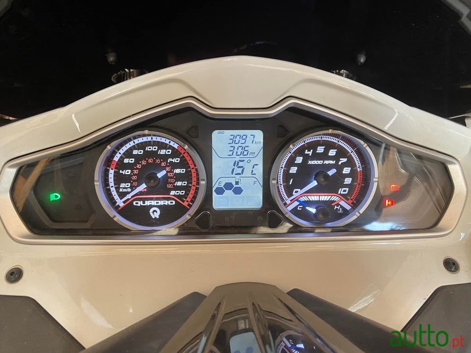 2017' Qoros 3 photo #4