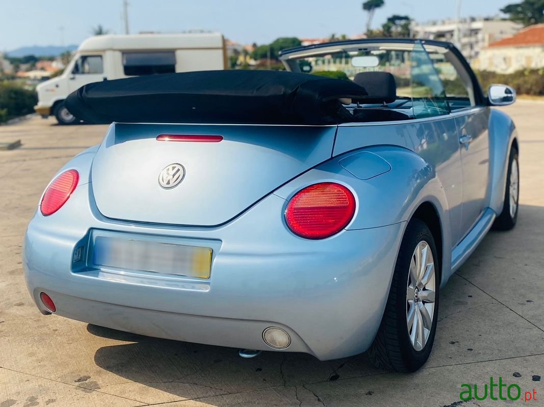 2005' Volkswagen New Beetle photo #6