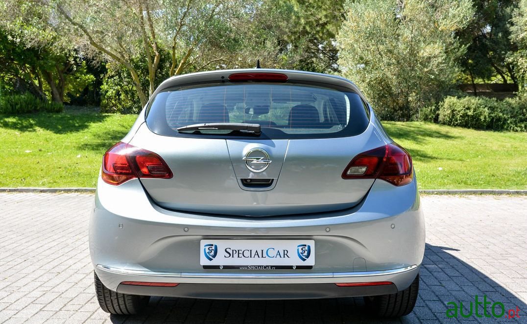 2016' Opel Astra photo #4