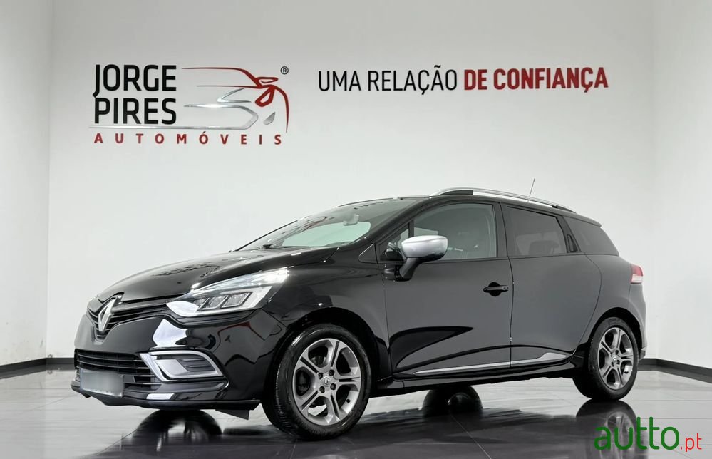 2017' Renault Clio Sport Tourer photo #1