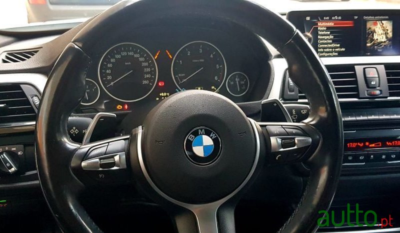 2015' BMW 320 photo #2