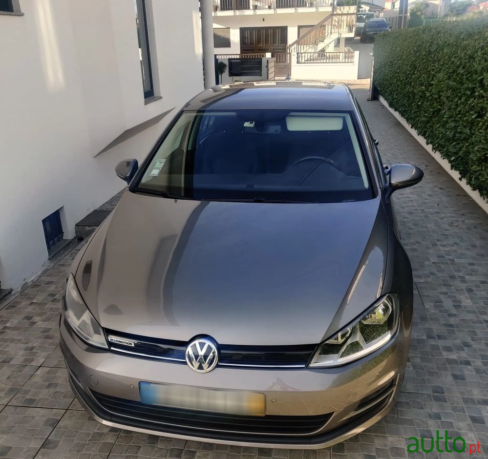 2015' Volkswagen Golf photo #2