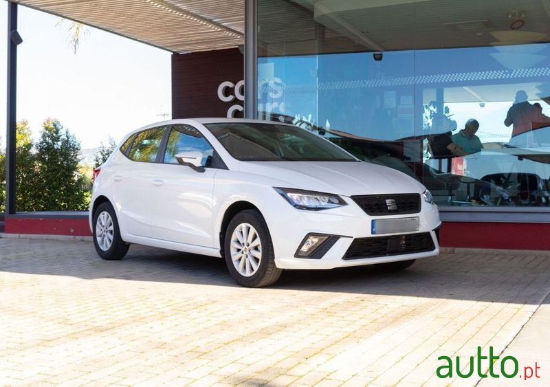 2022' SEAT Ibiza 1.0 Style photo #2