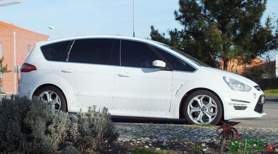 2014' Ford S-Max photo #3