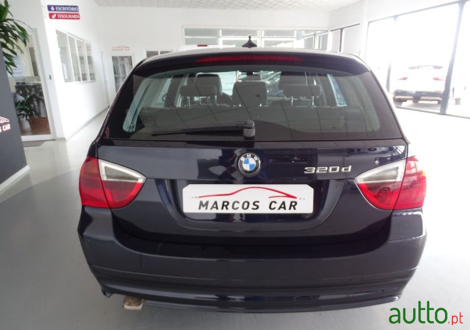 2007' BMW 320 Touring photo #4