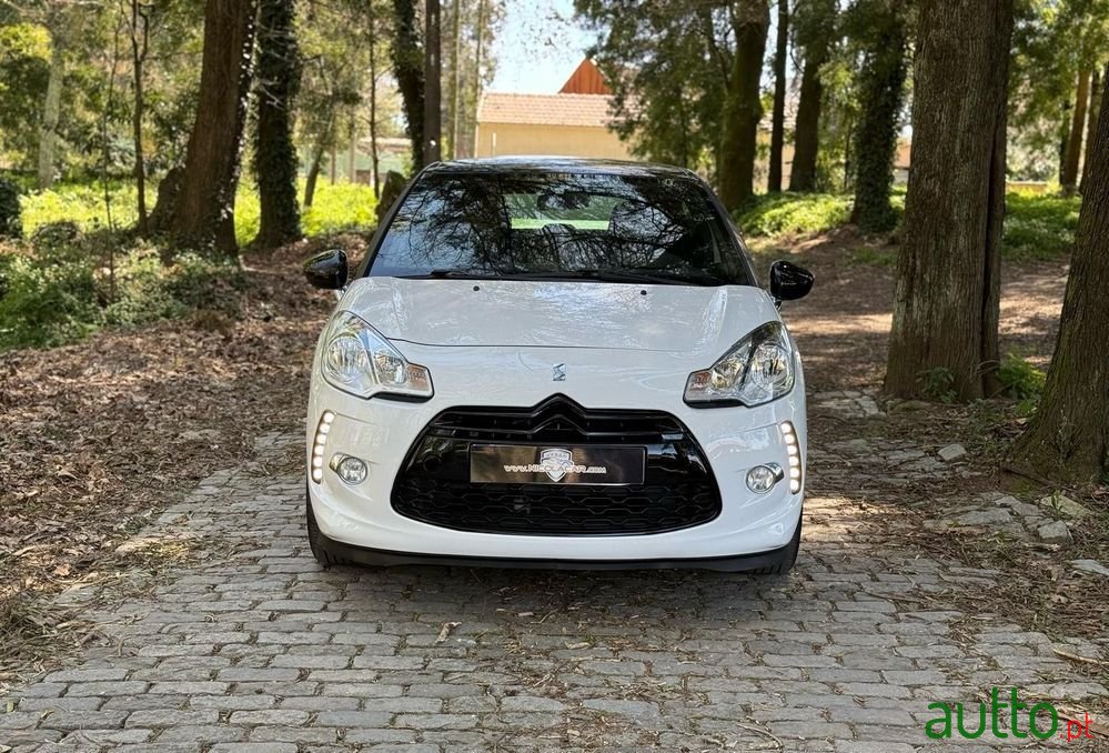 2013' Citroen DS3 1.2 Vti So Chic photo #2