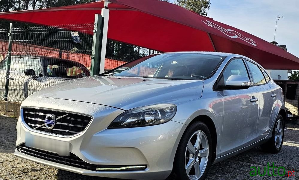 2014' Volvo V40 D2 Kinetic photo #4