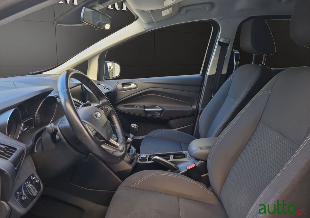 2016' Ford Grand C-MAX photo #5