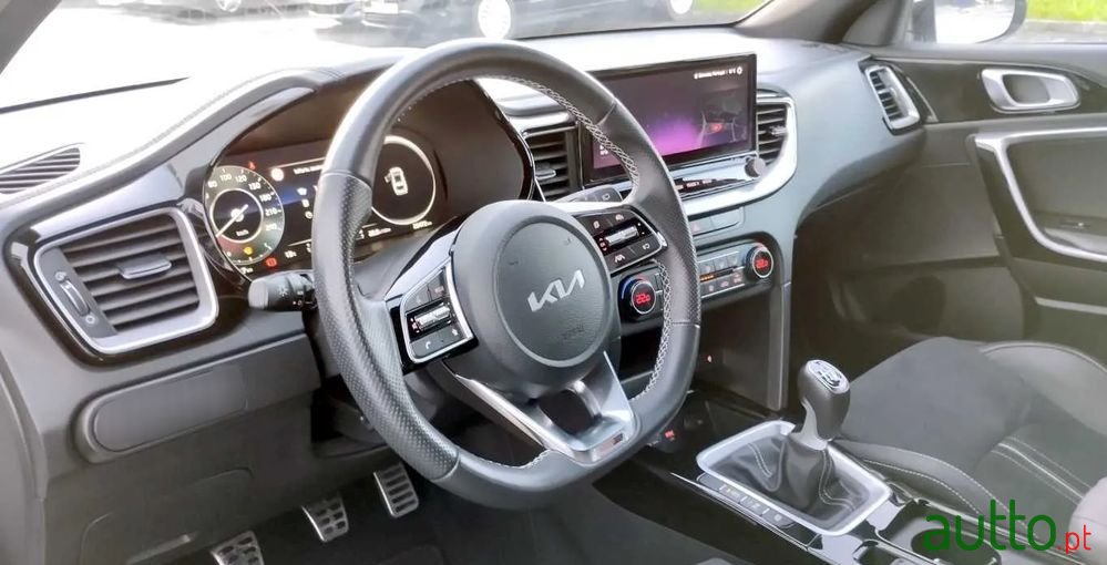 2022' Kia Proceed Gt Line photo #4