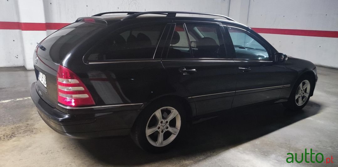 2006' Mercedes-Benz C-220 photo #3