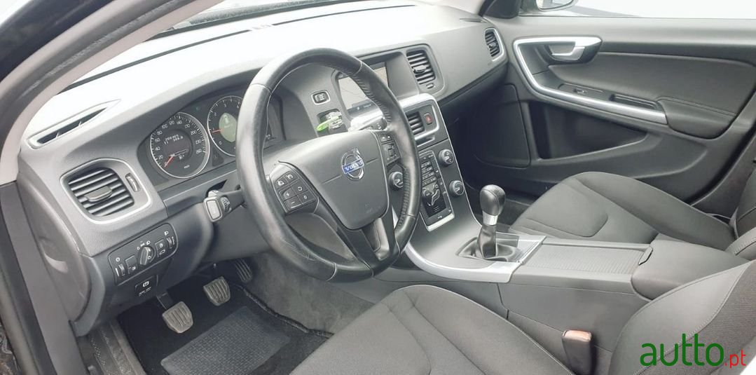 2012' Volvo V60 photo #6