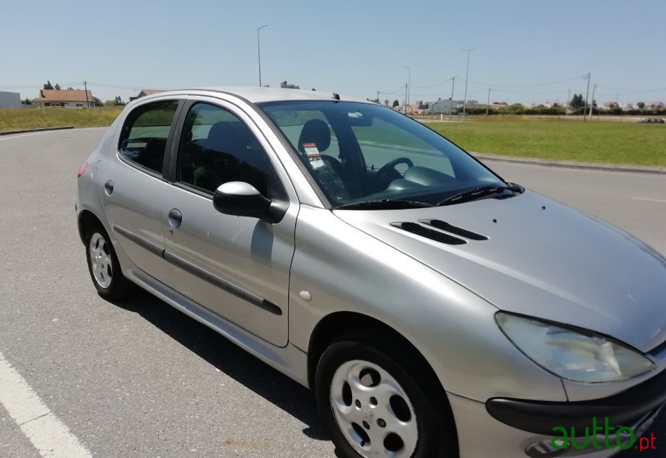 2001' Peugeot 206 photo #1