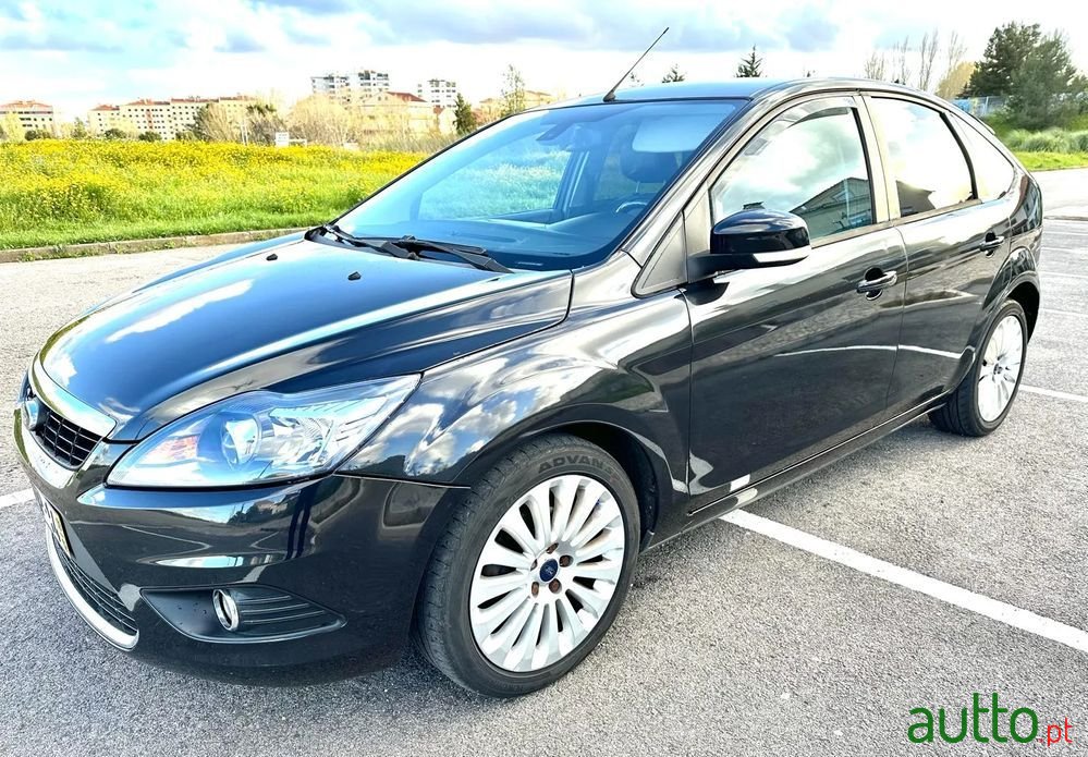 2009' Ford Focus photo #2