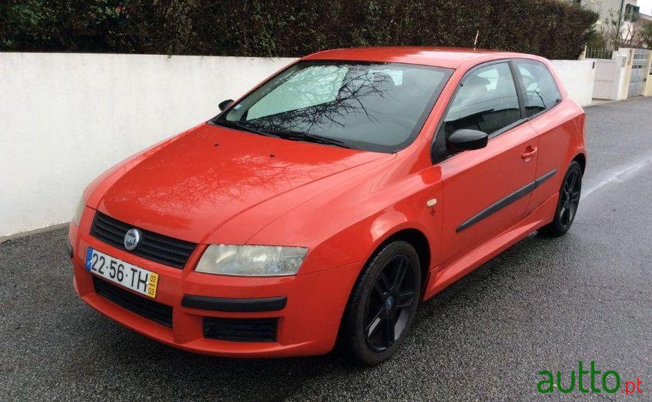 2002' Fiat Stilo 1.6  16V photo #1