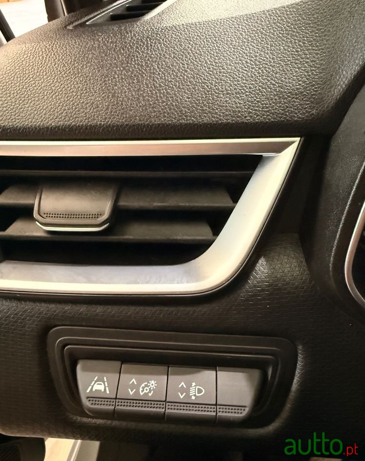 2021' Renault Clio photo #4