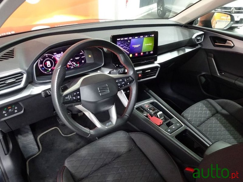 2021' SEAT Leon 1.4 E-Hybrid Fr Dsg photo #6