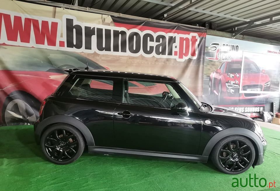 2011' MINI Cooper photo #4