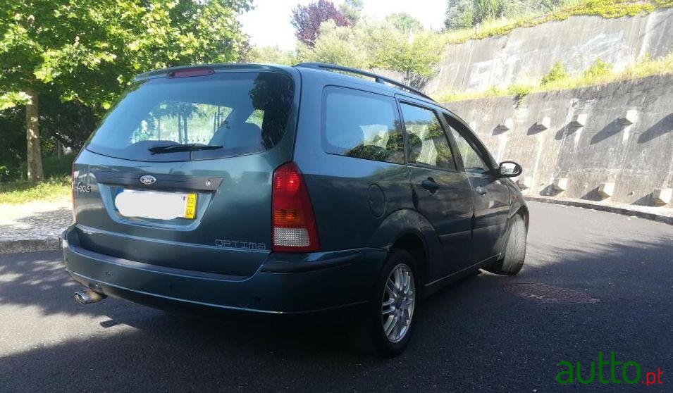 2003' Ford Focus Sw photo #2