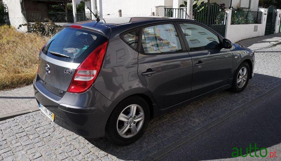 2010' Hyundai I30 Blue Confort photo #1