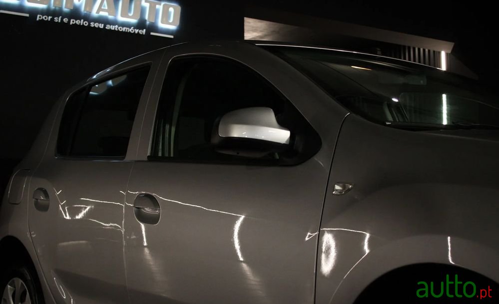 2016' Dacia Sandero photo #5