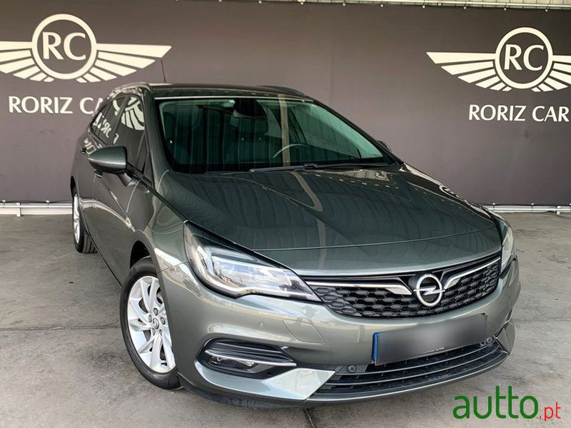 2020' Opel Astra Sports Tourer photo #2