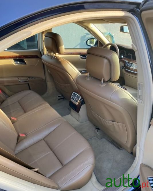 2006' Mercedes-Benz S-320 photo #4