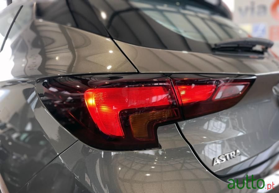2018' Opel Astra photo #6