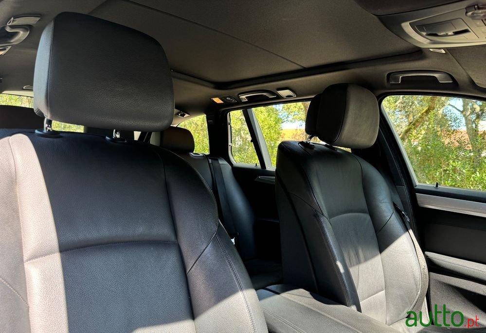 2010' BMW 535 D Auto photo #6