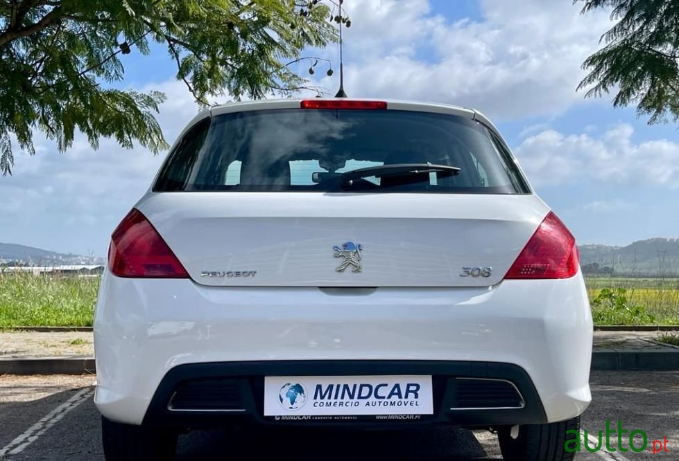 2011' Peugeot 308 photo #3