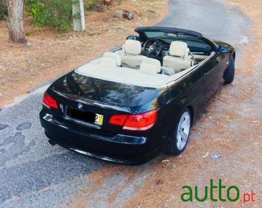 2009' BMW 320 photo #1