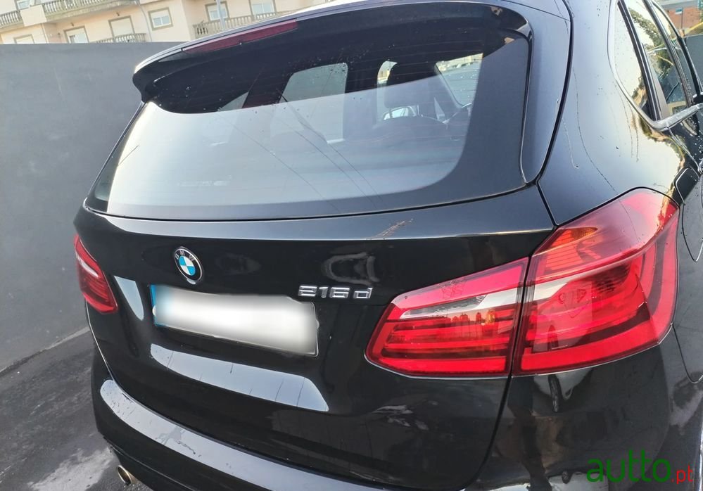 2011' BMW 216 Active Tourer photo #6