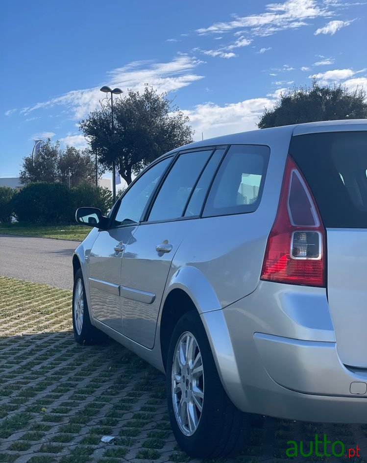 2008' Renault Megane Break photo #6