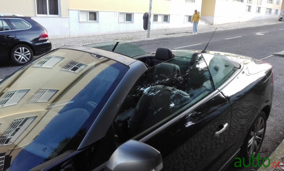 2013' Renault Megane photo #1